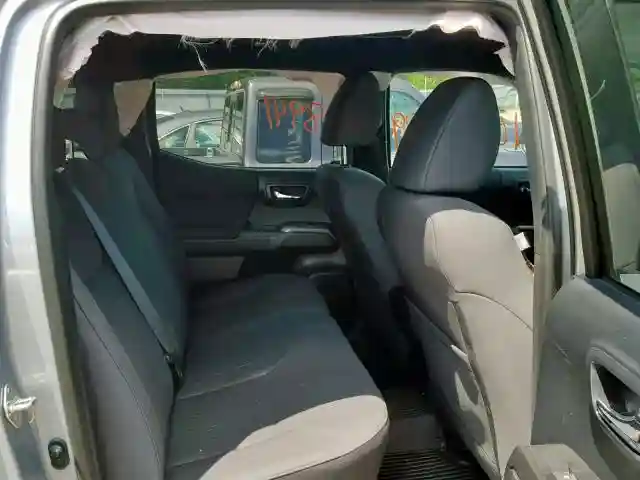 3TMCZ5AN0JM159318 2018 TOYOTA TACOMA DOUBLE CAB-5