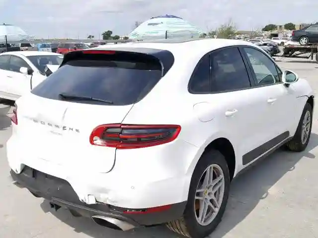WP1AA2A5XJLB12410 2018 PORSCHE MACAN-3