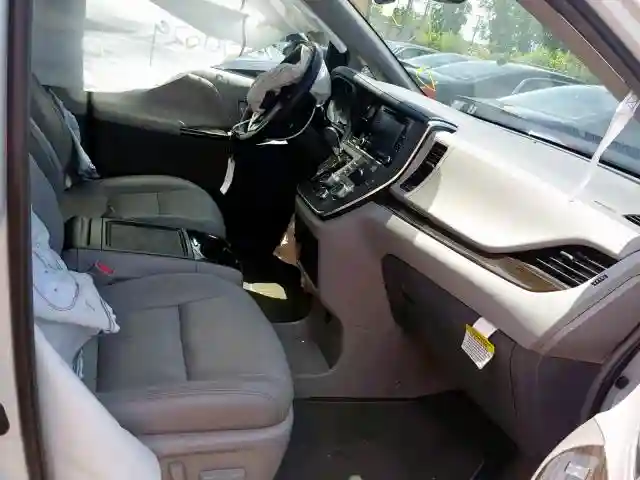 5TDYZ3DC2JS957050 2018 TOYOTA SIENNA XLE-4