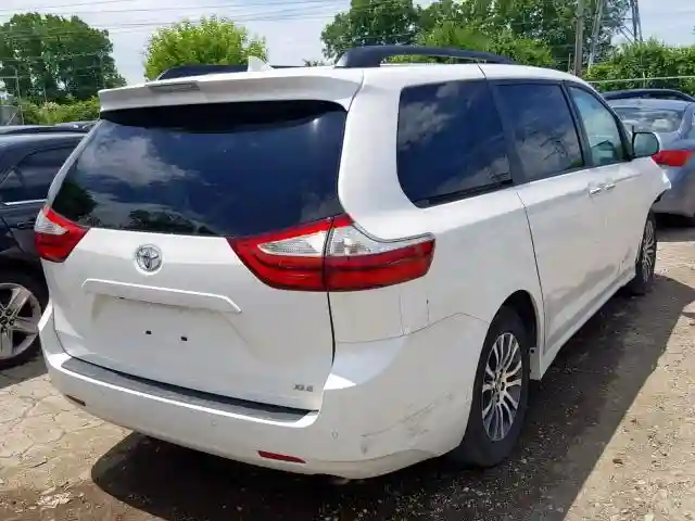 5TDYZ3DC2JS957050 2018 TOYOTA SIENNA XLE-3