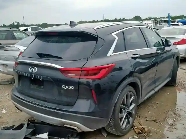 3PCAJ5M12KF103085 2019 INFINITI QX50 ESSENTIAL-3