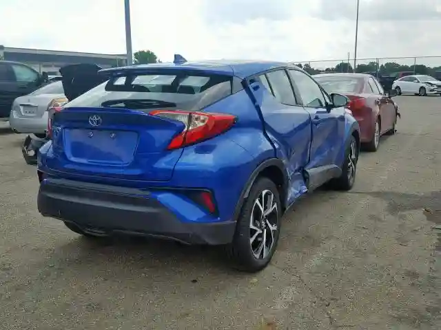 NMTKHMBX5JR032653 2018 TOYOTA C-HR XLE-3