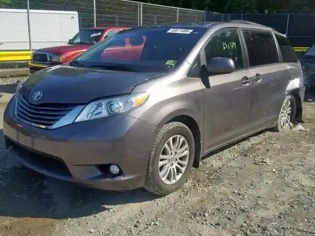 5TDYZ3DC8HS792339 2017 TOYOTA SIENNA XLE-1