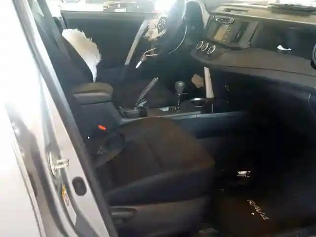2T3ZFREV0HW359936 2017 TOYOTA RAV4 LE-4