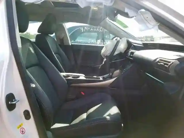 JTHC81D28J5027506 2018 LEXUS IS 300-4