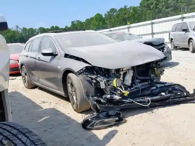 W04GV8SX1J1111395 2018 BUICK REGAL TOURX ESSENCE-0