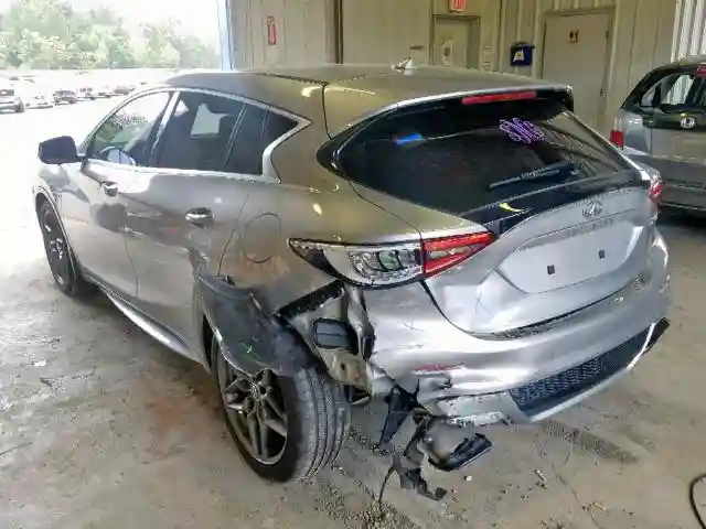 SJKCH5CP2HA015680 2017 INFINITI QX30 BASE-2