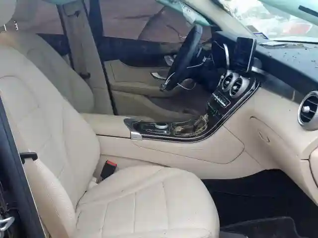 WDC0G4JB9HF135452 2017 MERCEDES-BENZ GLC 300-4