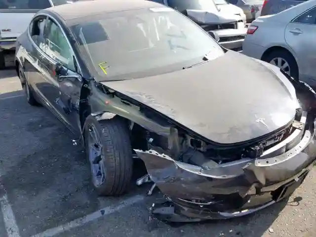 5YJ3E1EAXKF305161 2019 TESLA MODEL 3-0