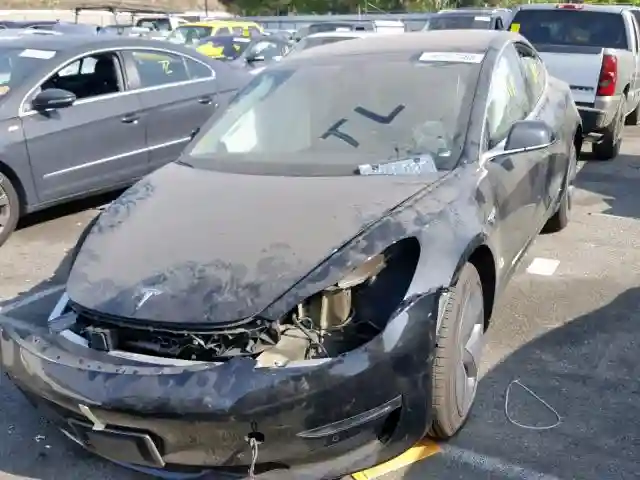 5YJ3E1EAXKF305161 2019 TESLA MODEL 3-1