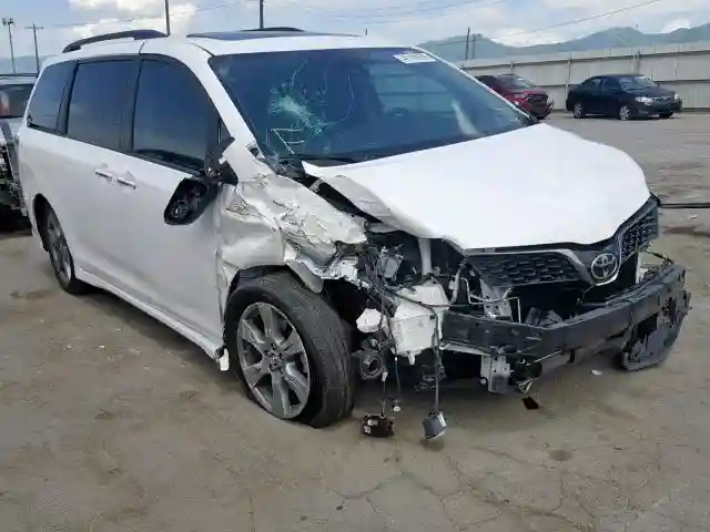 5TDXZ3DC5JS921316 2018 TOYOTA SIENNA SE-0