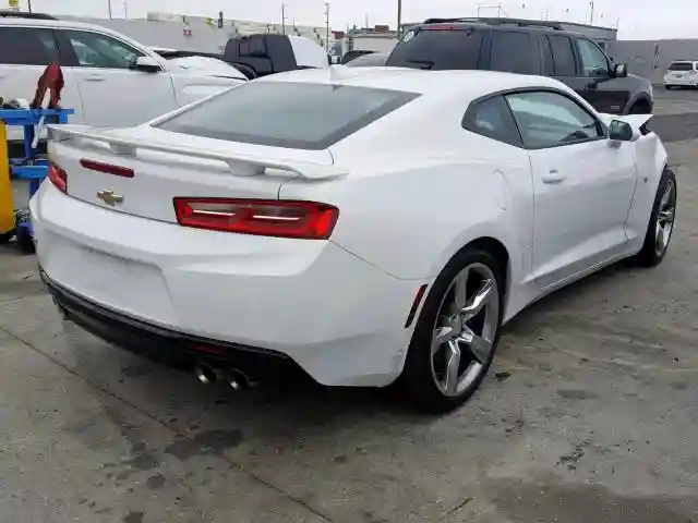 1G1FF1R75J0102788 2018 CHEVROLET CAMARO SS-3
