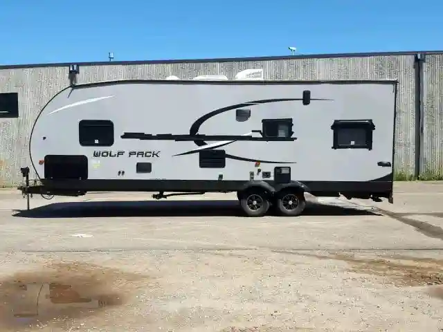 4X4TCTZ27HY208961 2017 WILDWOOD CHEROKEE M-2