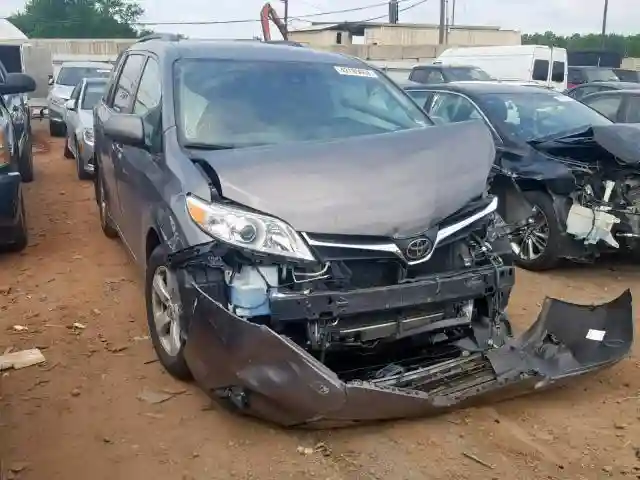5TDKZ3DC3JS913516 2018 TOYOTA SIENNA LE-0