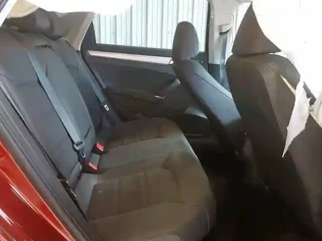 1VWLA7A34KC010623 2019 VOLKSWAGEN PASSAT WOLFSBURG-5