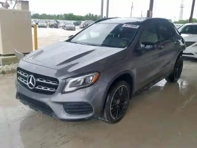 WDCTG4EB2KJ571412 2019 MERCEDES-BENZ GLA 250-1