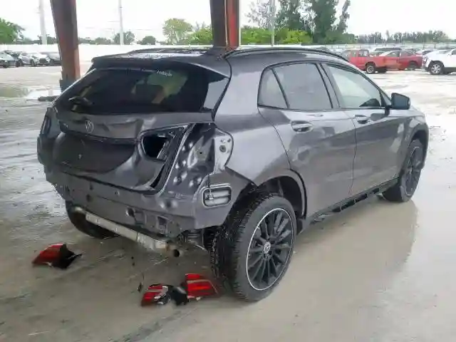 WDCTG4EB2KJ571412 2019 MERCEDES-BENZ GLA 250-3
