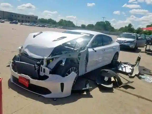KNAE15LA7K6054414 2019 KIA STINGER-1
