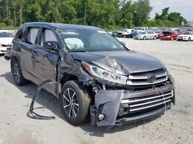 5TDJZRFH3HS509407 2017 TOYOTA HIGHLANDER SE-0