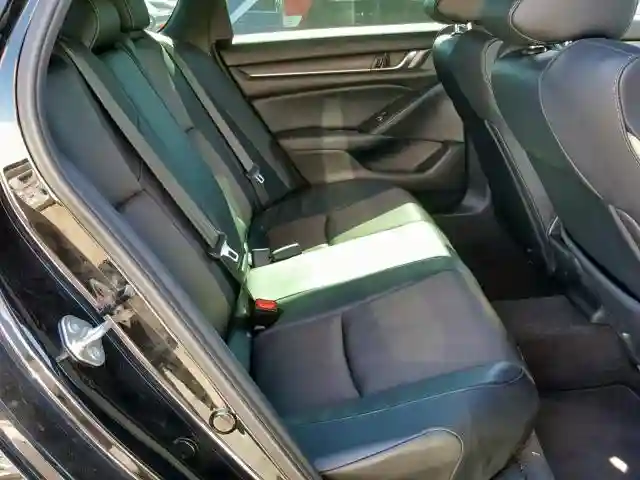 1HGCV1F31JA020549 2018 HONDA ACCORD SPORT-5