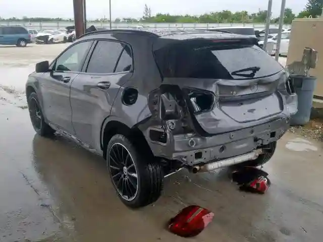 WDCTG4EB2KJ571412 2019 MERCEDES-BENZ GLA 250-2
