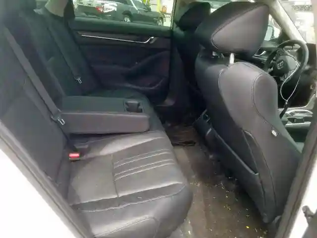 1HGCV3F59JA008288 2018 HONDA ACCORD HYBRID-5