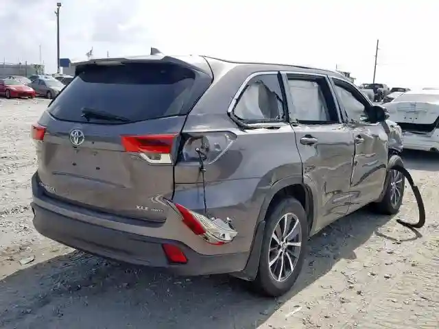 5TDJZRFH3HS509407 2017 TOYOTA HIGHLANDER SE-3