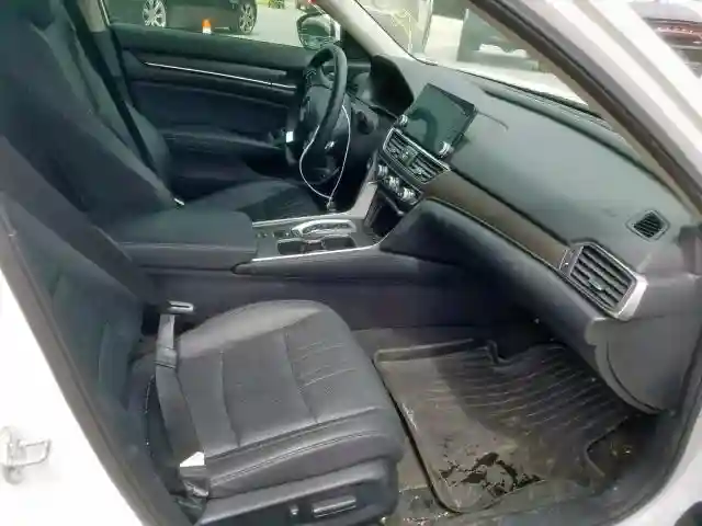1HGCV3F59JA008288 2018 HONDA ACCORD HYBRID-4