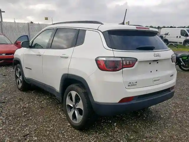 3C4NJDBB8JT207166 2018 JEEP COMPASS LATITUDE-2