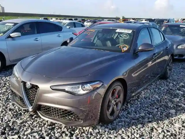 ZARFAEBNXJ7567652 2018 ALFA ROMEO GIULIA-1