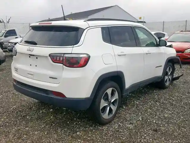 3C4NJDBB8JT207166 2018 JEEP COMPASS LATITUDE-3