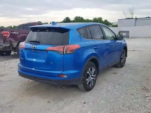 JTMZFREV6JJ198755 2018 TOYOTA RAV4 LE-3