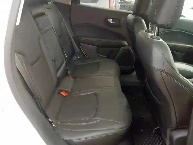 3C4NJDBB8JT207166 2018 JEEP COMPASS LATITUDE-5