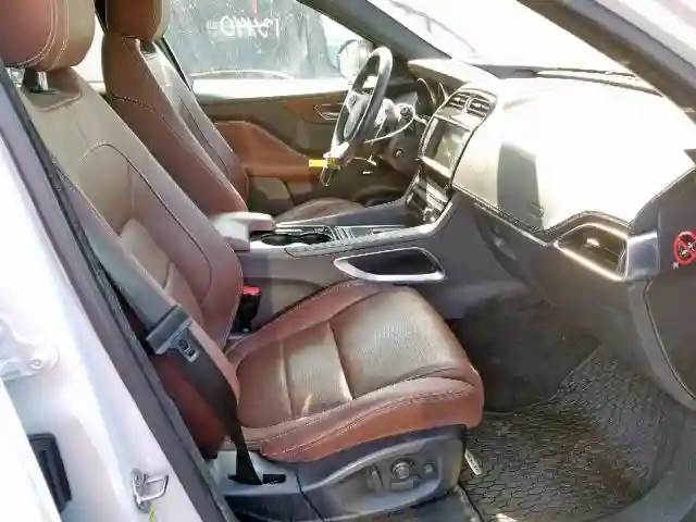 SADCM2BVXHA882245 2017 JAGUAR F-PACE S-4