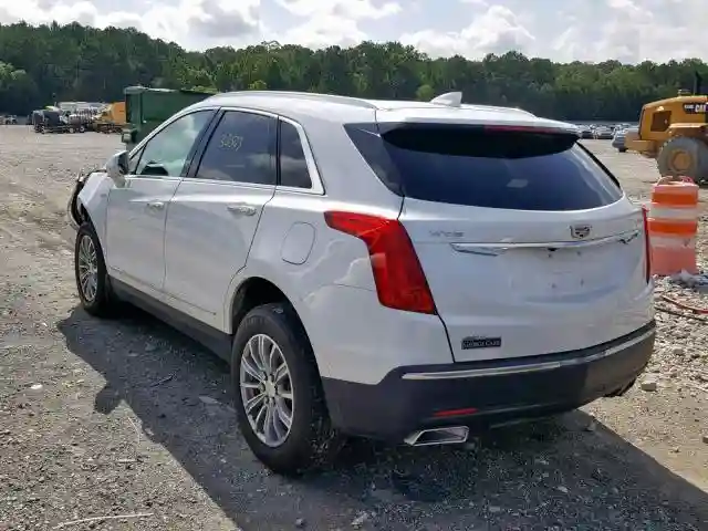 1GYKNDRS3HZ152734 2017 CADILLAC XT5 LUXURY-2