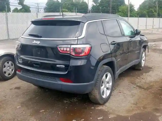 3C4NJDBB6JT398487 2018 JEEP COMPASS LATITUDE-3