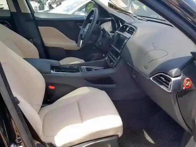 SADCJ2FX2JA258417 2018 JAGUAR F-PACE PREMIUM-4