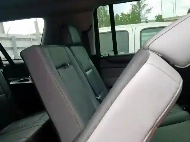 1GNSCHKC8JR129453 2018 CHEVROLET SUBURBAN C1500 LT-5
