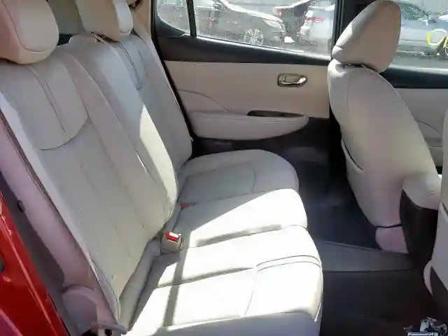 1N4AZ1CP2JC310536 2018 NISSAN LEAF S-5