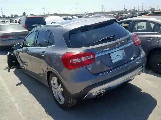 WDCTG4GB3HJ329895 2017 MERCEDES-BENZ GLA 250 4MATIC-2
