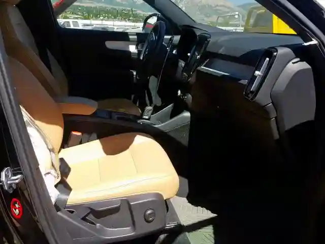 YV4162XZ1K2013640 2019 VOLVO XC40 T5-4