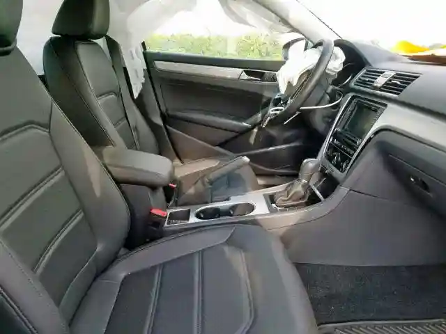 1VWLA7A30KC006181 2019 VOLKSWAGEN PASSAT WOLFSBURG-4