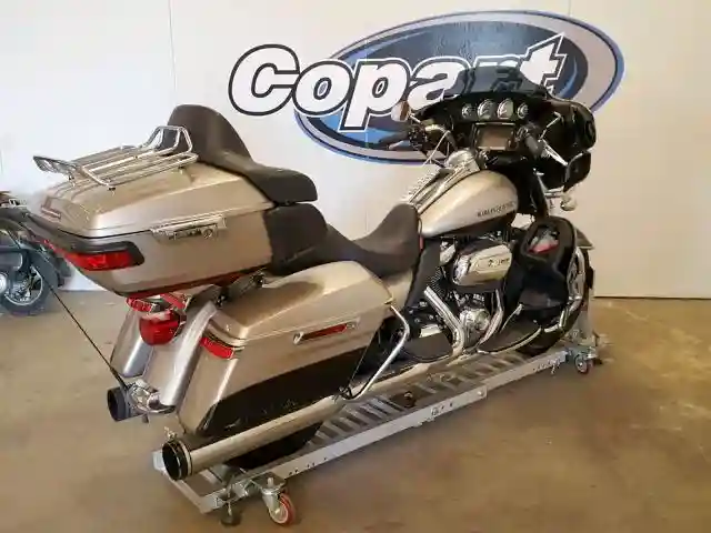 1HD1KED16JB678206 2018 HARLEY-DAVIDSON FLHTK ULTRA LIMITED-3