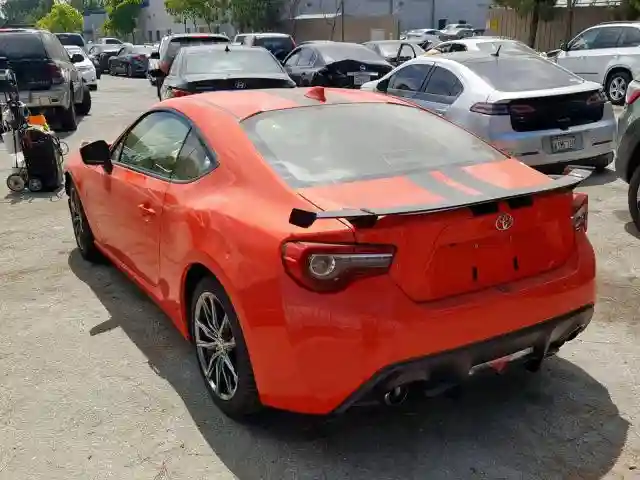 JF1ZNAA17H9708409 2017 TOYOTA 86 BASE-2