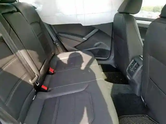 1VWLA7A30KC006181 2019 VOLKSWAGEN PASSAT WOLFSBURG-5