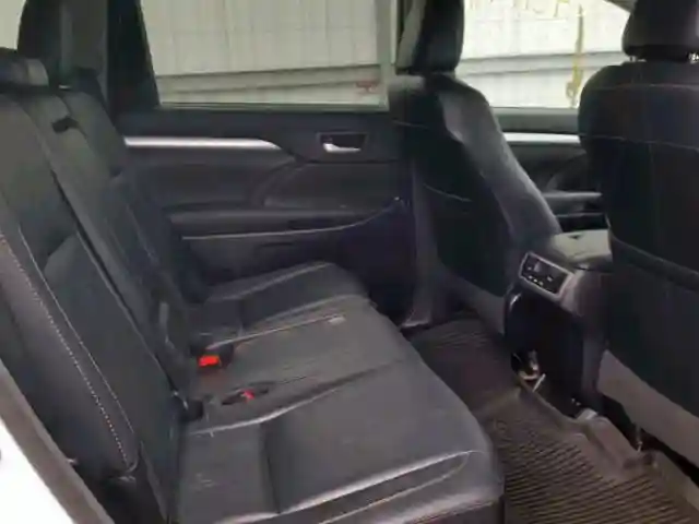 5TDJZRFH0HS510661 2017 TOYOTA HIGHLANDER SE-5