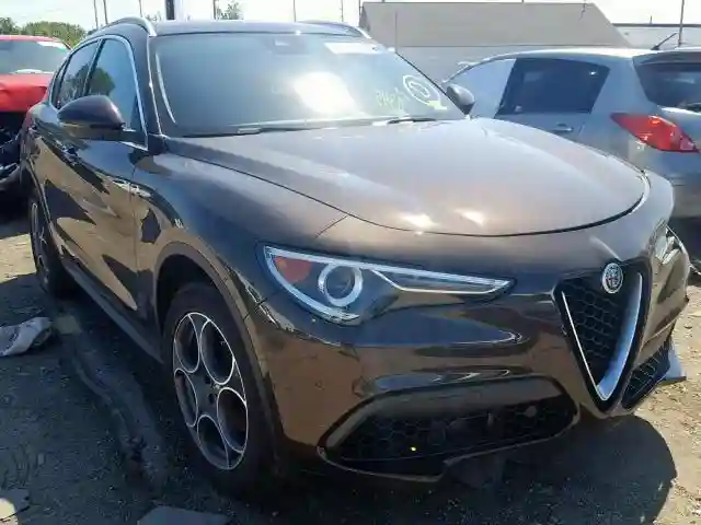 ZASFAKBN3J7B72034 2018 ALFA ROMEO STELVIO TI-0