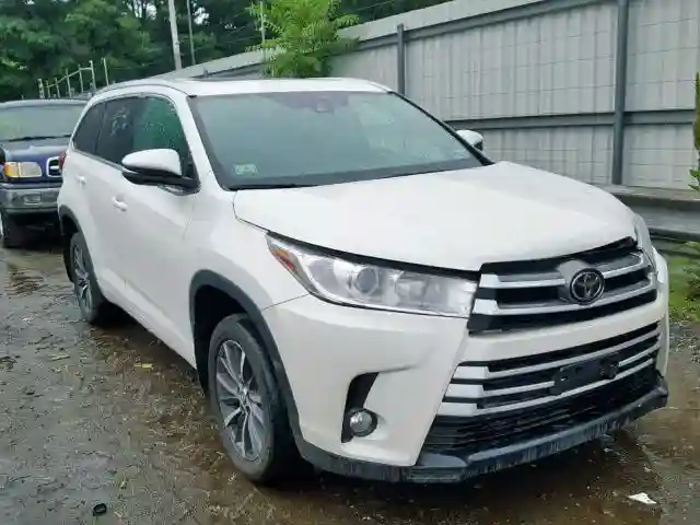 5TDJZRFH0HS510661 2017 TOYOTA HIGHLANDER SE-0