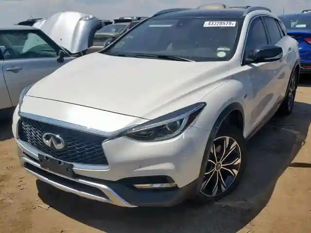 SJKCH5CRXJA056467 2018 INFINITI QX30 BASE-1