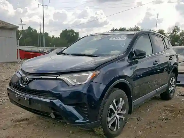 JTMBFREV4HJ170366 2017 TOYOTA RAV4 LE-1